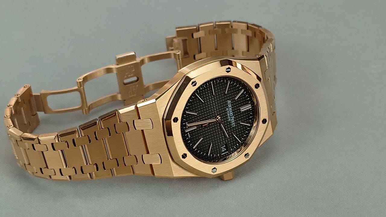 Audemars Piguet Royal Oak "Jumbo" Extra-Thin 16202OR.OO.1240OR.02
