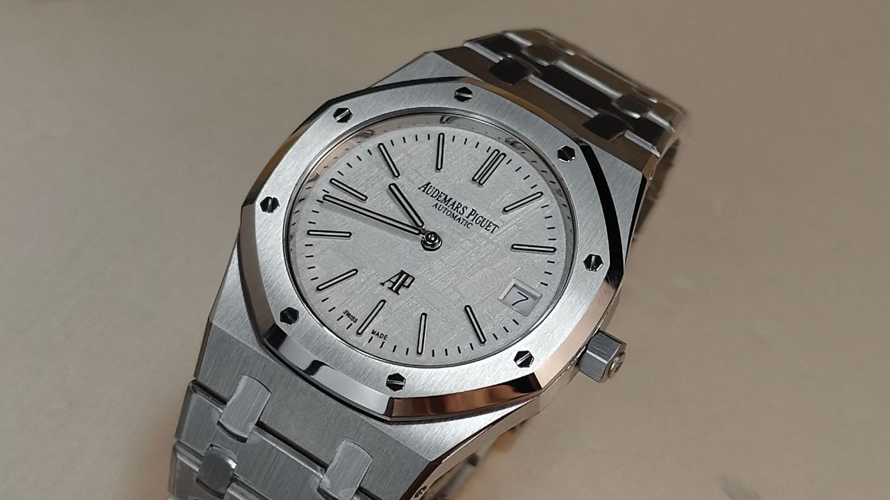 Audemars Piguet Royal Oak Watch 41MM Silver Index Hour Markers Dial Stainless