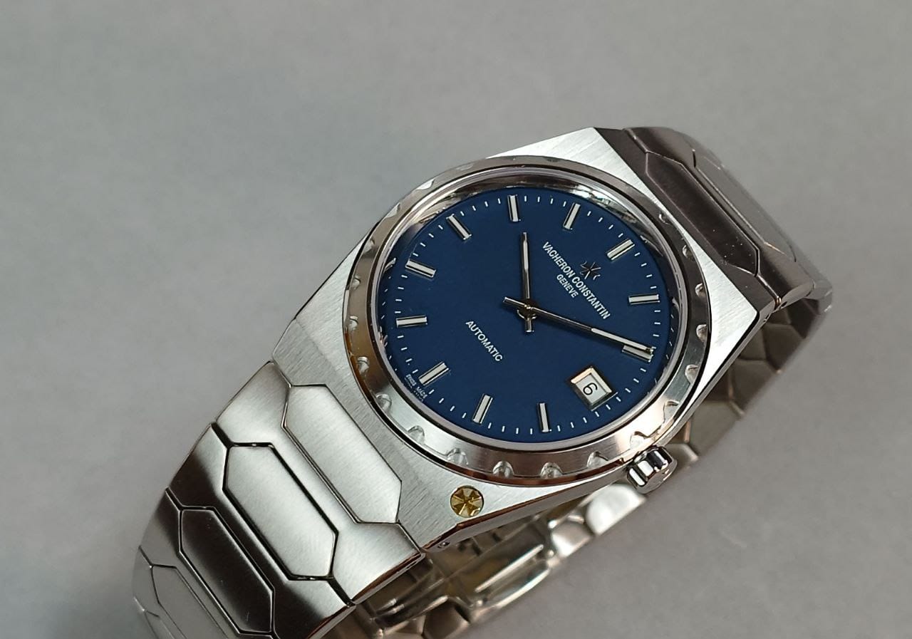 Vacheron Constantin Overseas Self-Winding 34.5mm Watch 4600V/200A-B980