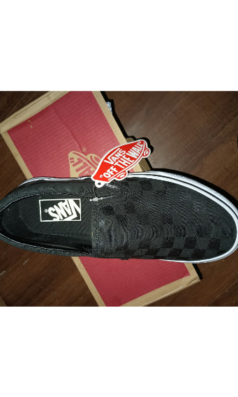 Vans Classic Slip-On Sneakers (Men’s 5 / Women’s 6.5)