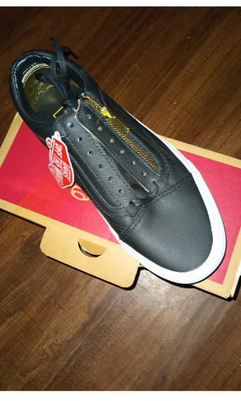 Vans Old Skool Zip – Leather Black/Gold (Men’s 5 / Women’s 6.5)