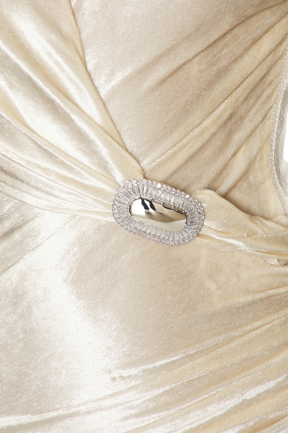  فستان "سليب" من الحرير باللون العاجي