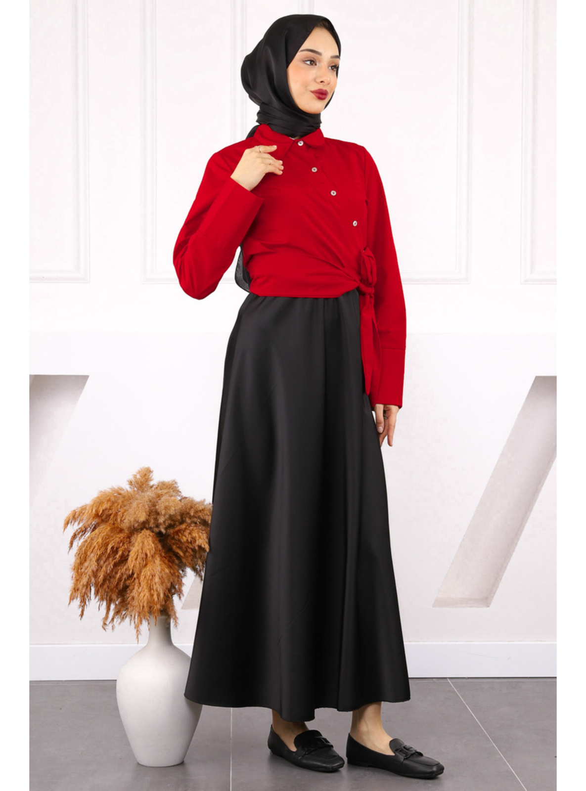 قميص كروب (Crop) أحمر برباط خصر جانبي