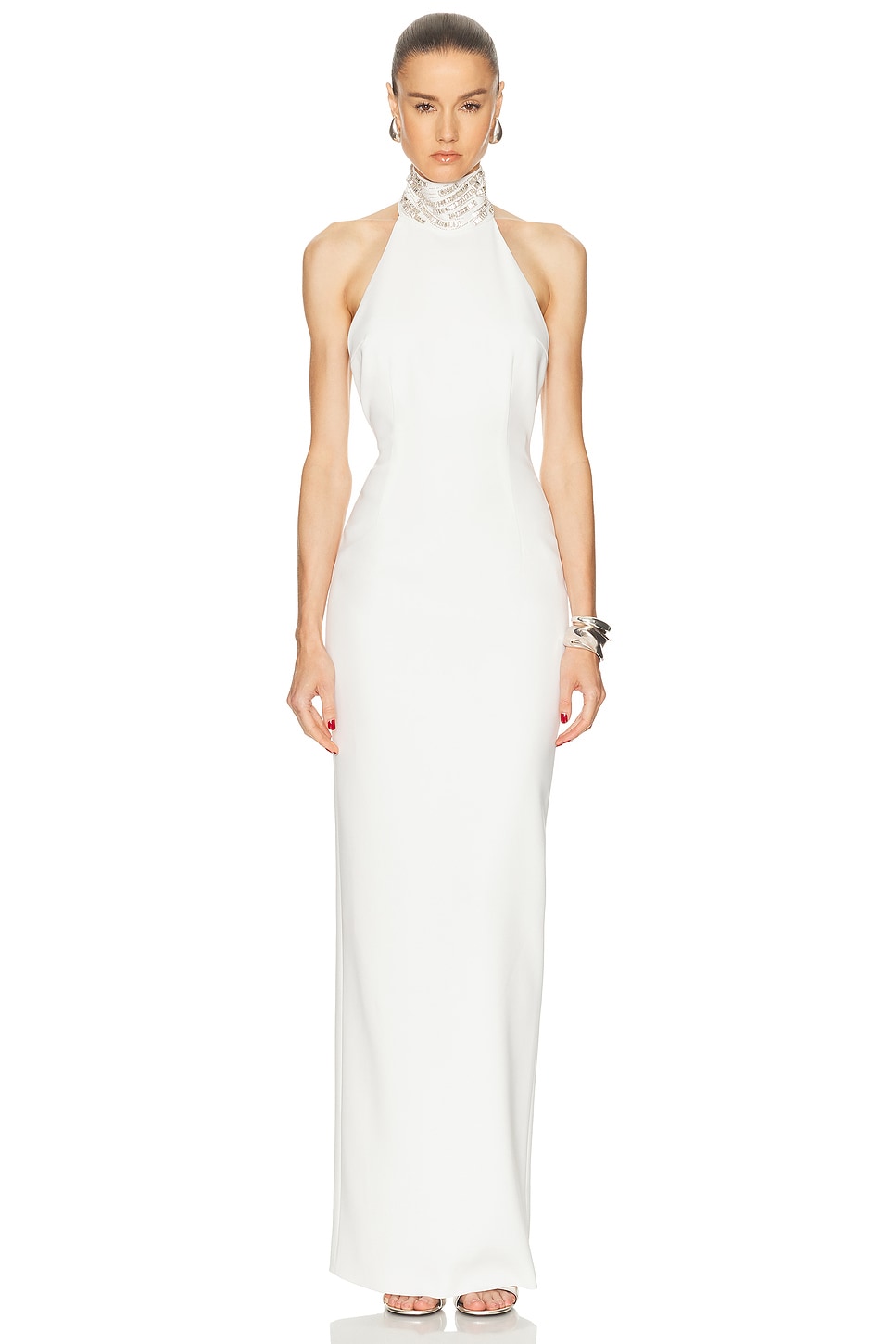 فستان سهرة "ماكسي" أبيض بياقة مرصعة