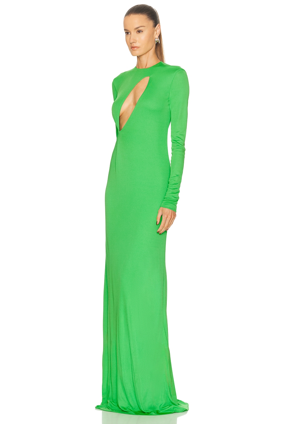 فستان سهرة طويل بلون أخضر زمردي مشرق