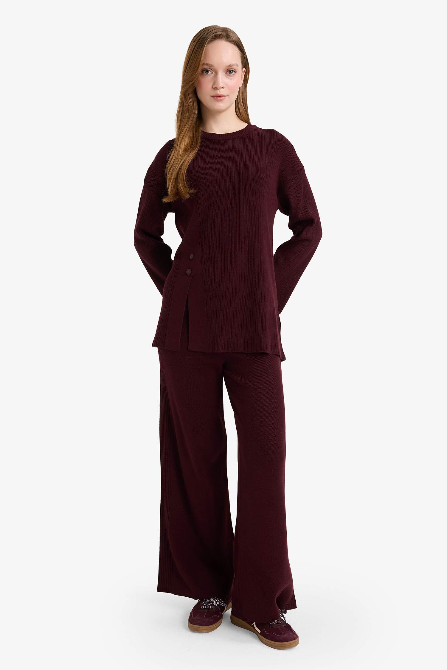 طقم نسائي محبوك (تريكو) قطعتين - لون برغندي ملكي