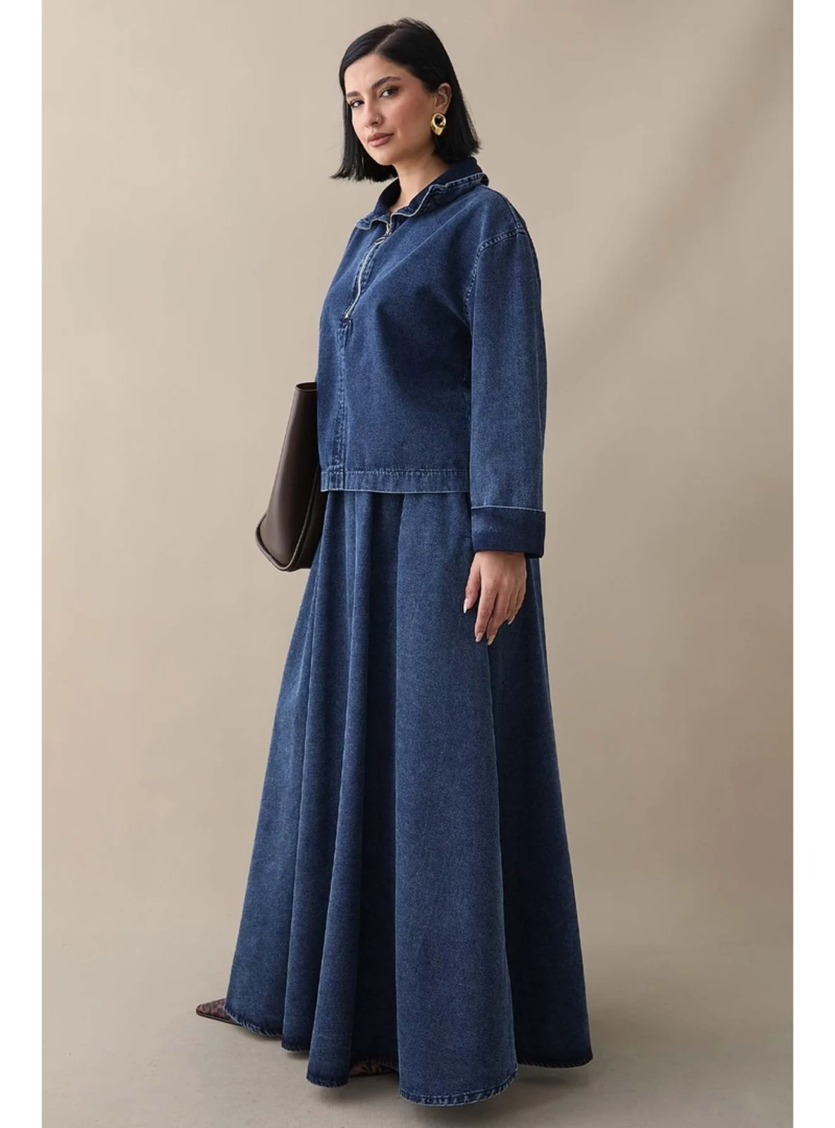 طقم جينز كحلي فاخر (جاكيت سحاب وتنورة كلوش)