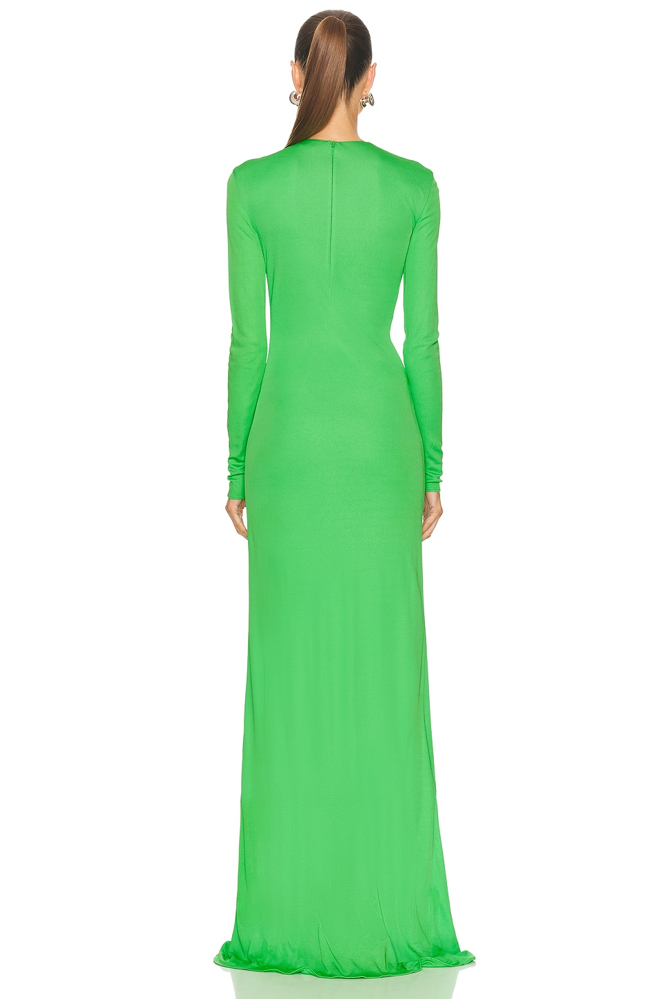 فستان سهرة طويل بلون أخضر زمردي مشرق