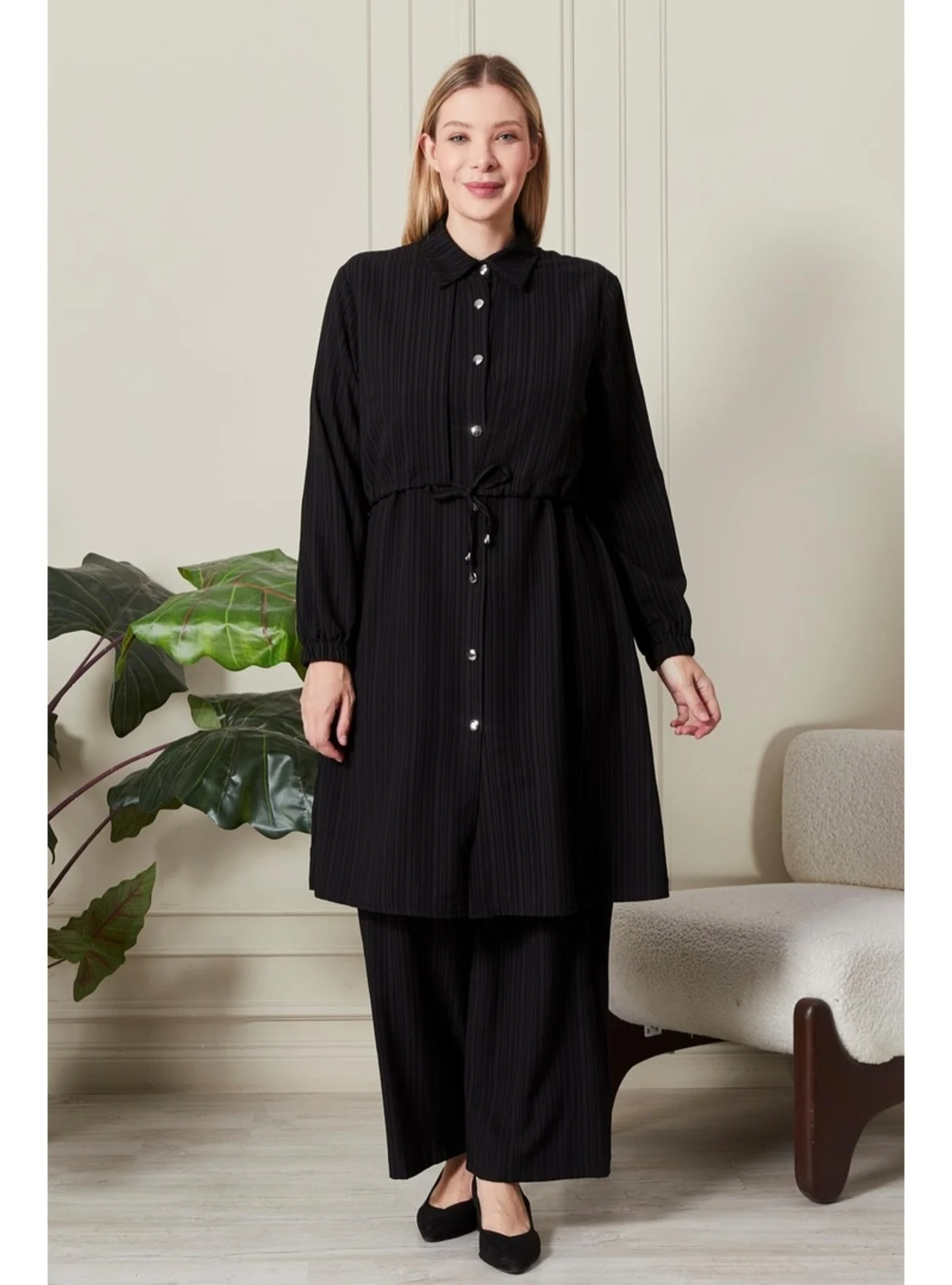 طقم نسائي قطعتين (تونيك وبنطلون) - أسود كلاسيكي