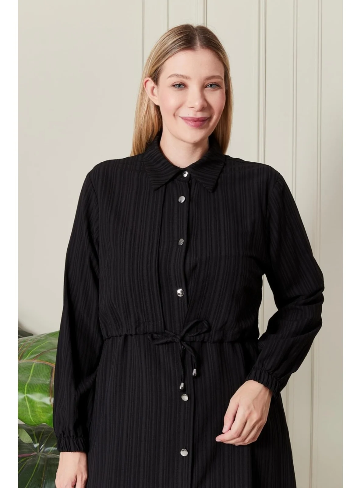 طقم نسائي قطعتين (تونيك وبنطلون) - أسود كلاسيكي