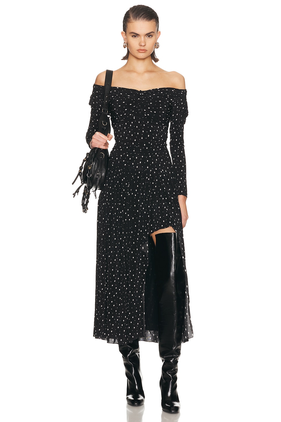 فستان "ميدي" مكشوف الأكتاف بنقشة منقطة - أسود