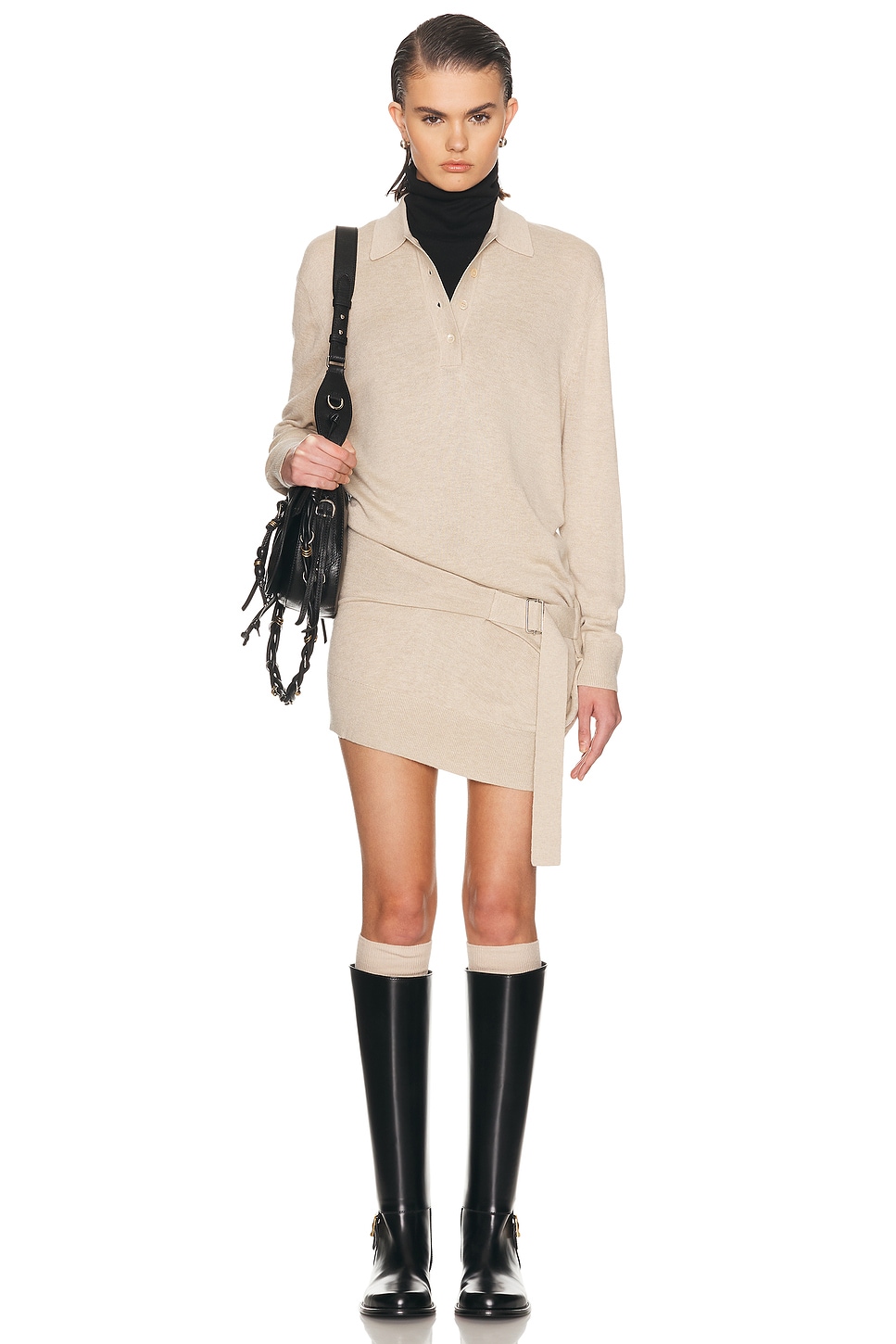 فستان صوف قصير (Mini Dress) بياقة بولو وحزام جانبي