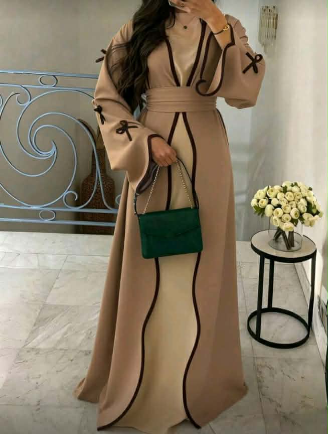 عباءة (فستان) "إليغانس" بتصميم ملكي - بيج وكاكاو