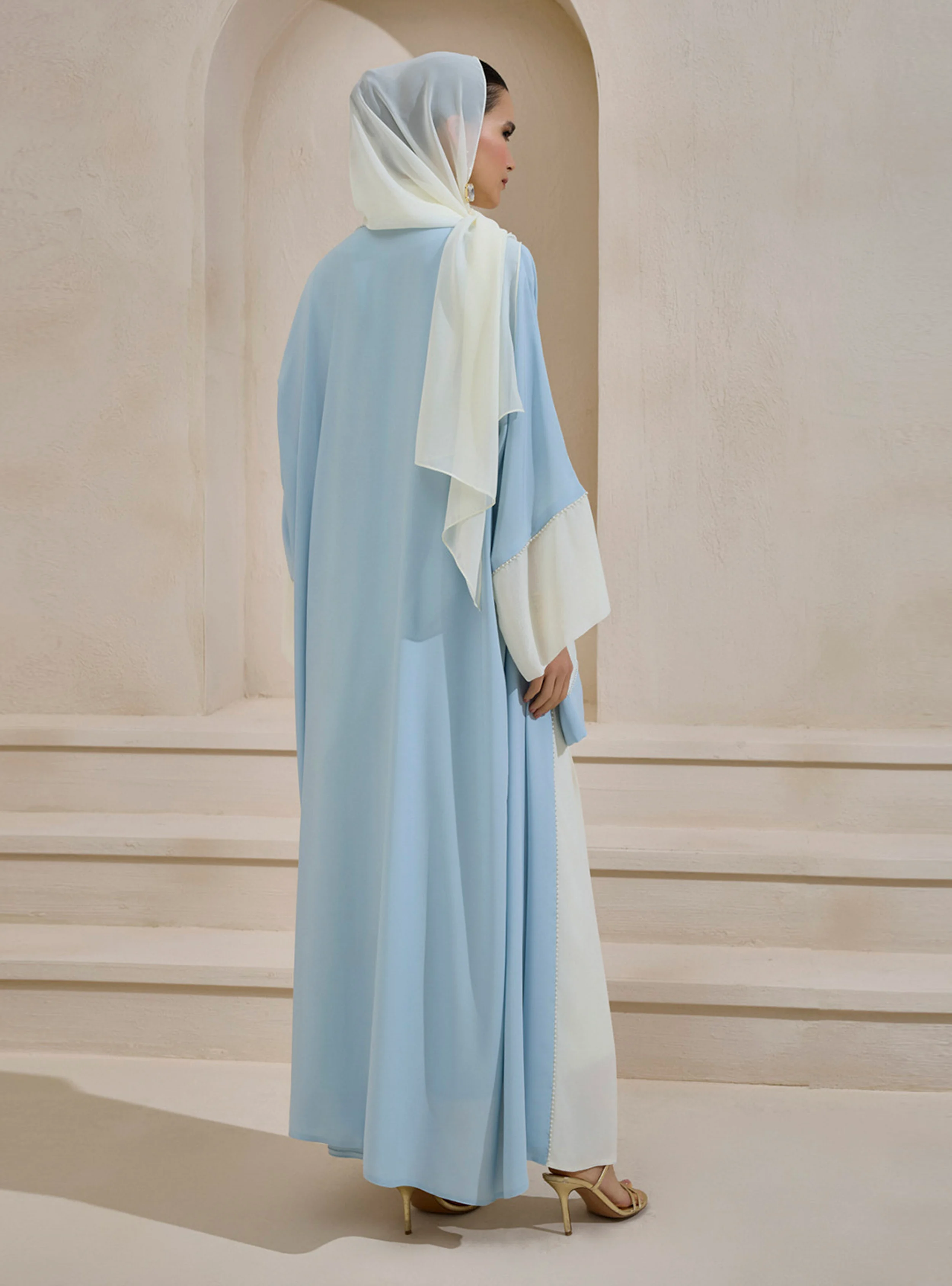 عباءة "سما" الأنيقة - تصميم كلاسيكي بلمسة عصرية