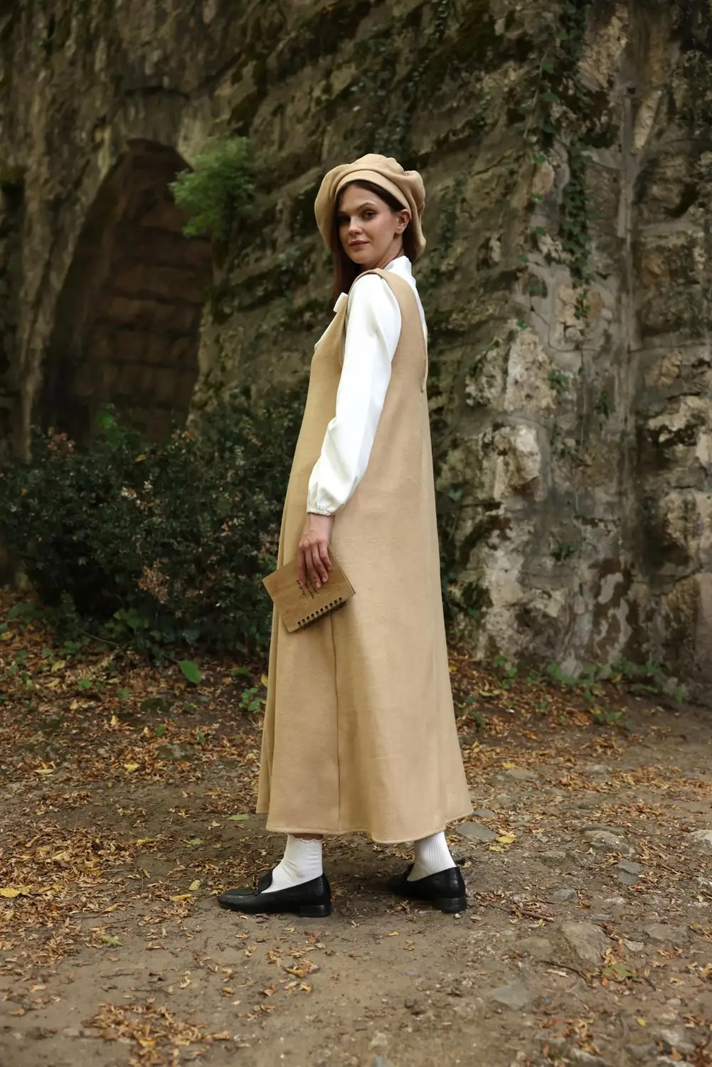 فستان جيليه شتوي طويل بياقة V - لون بيج