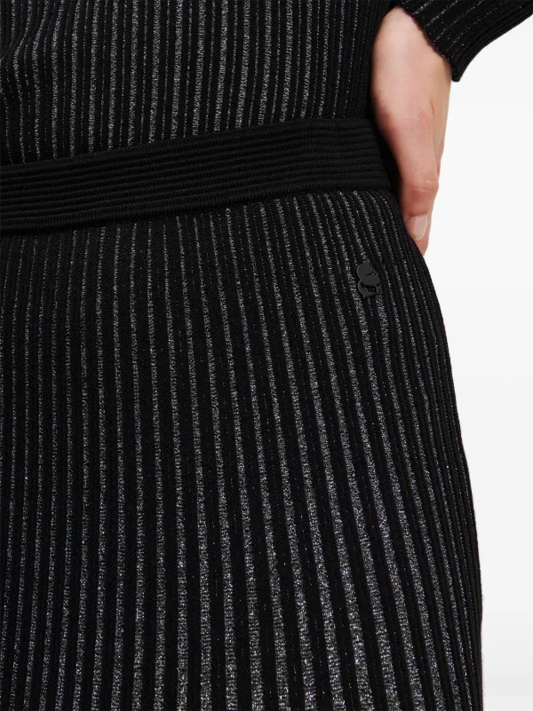 تنورة ميدي بكسرات (Pleated) ووميض فضي