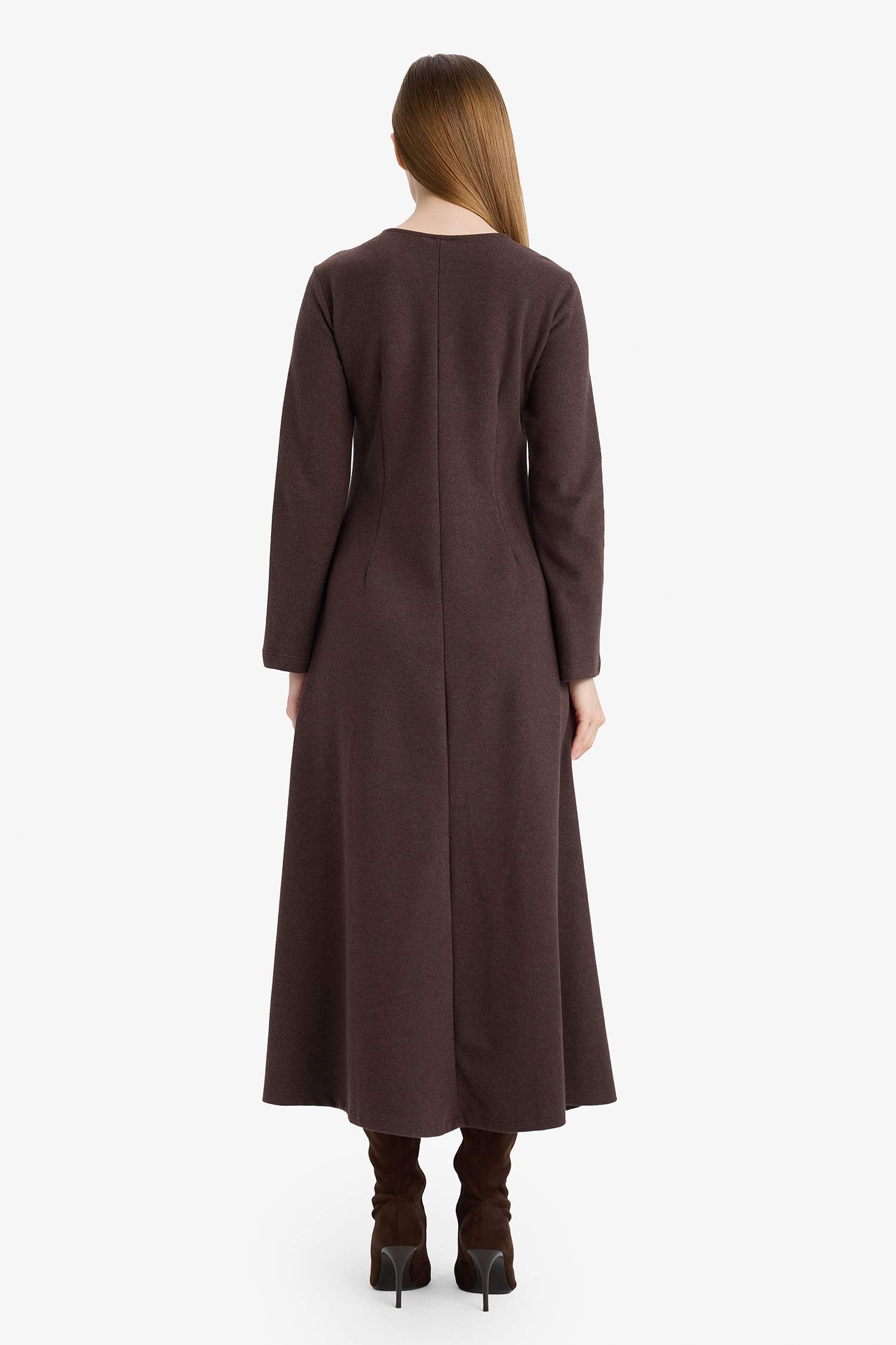 فستان "ماكسي" شتوي كلاسيكي - بني دافئ