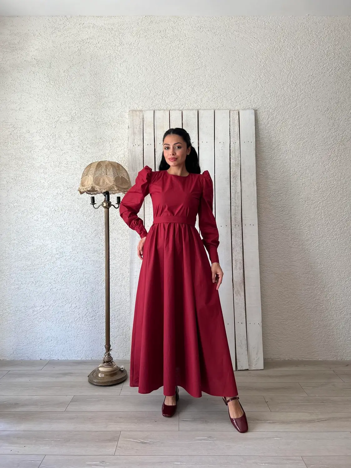 فستان بوبلين كلوش باللون العنابي (بوردو) - أناقة كلاسيكية محتشمة