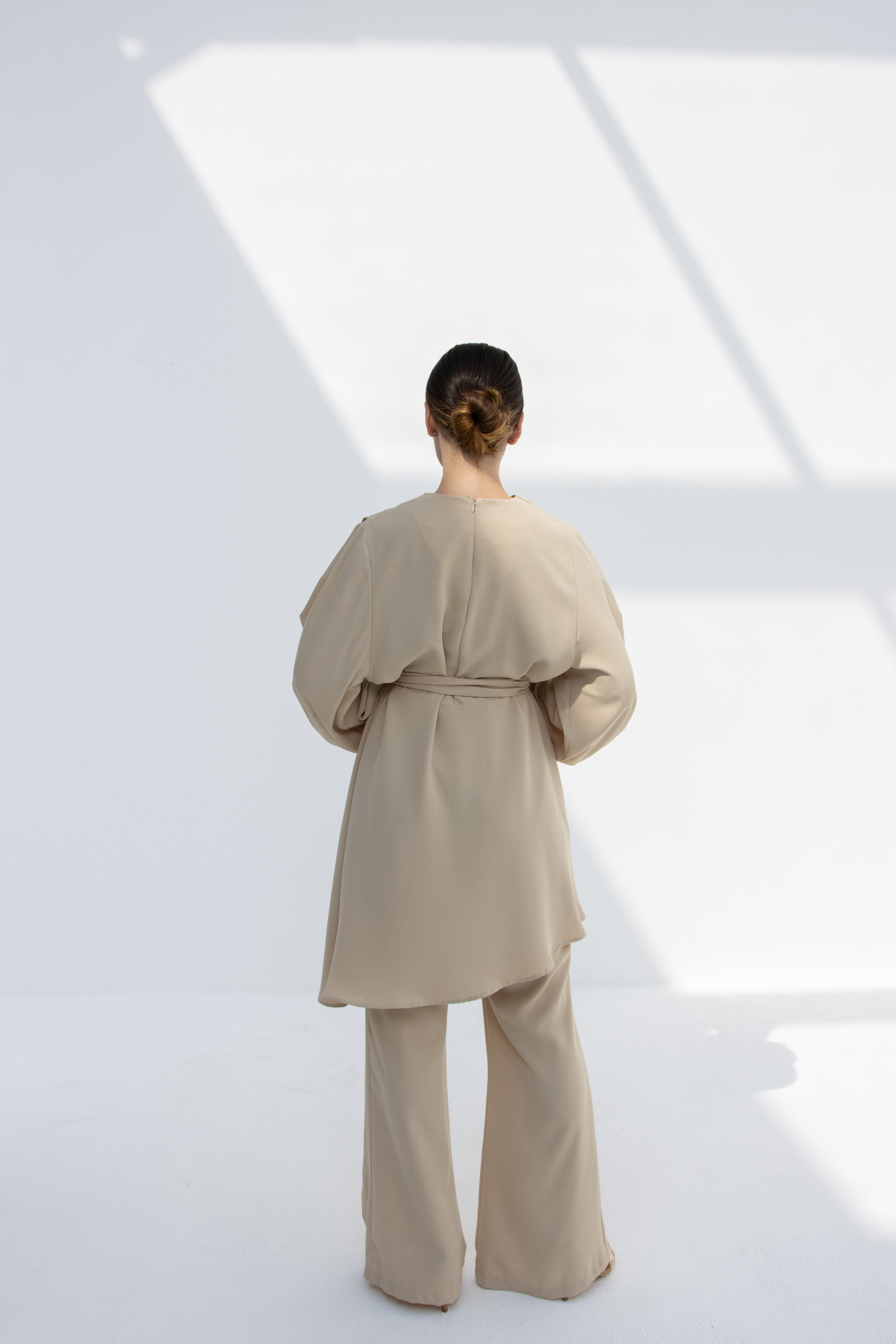 طقم "إليغانس" المنسدل - بيج رملي