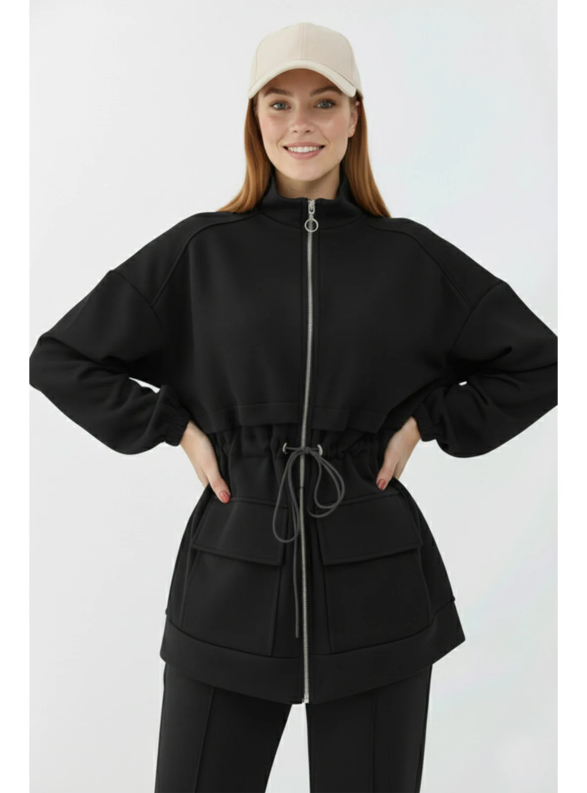 طقم "سكوبا" نسائي عصري - قطعتين باللون الأسود الملكي