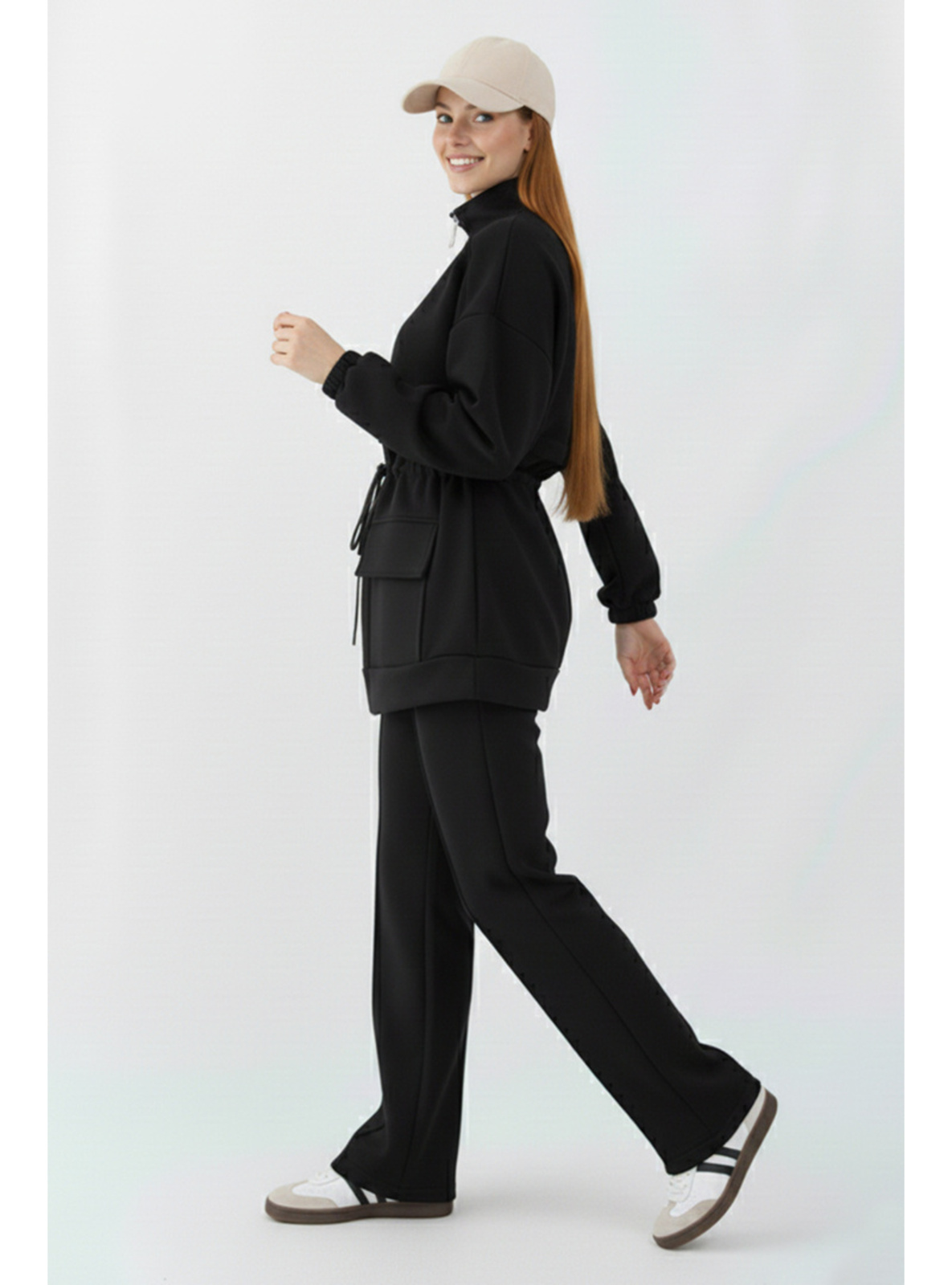 طقم "سكوبا" نسائي عصري - قطعتين باللون الأسود الملكي