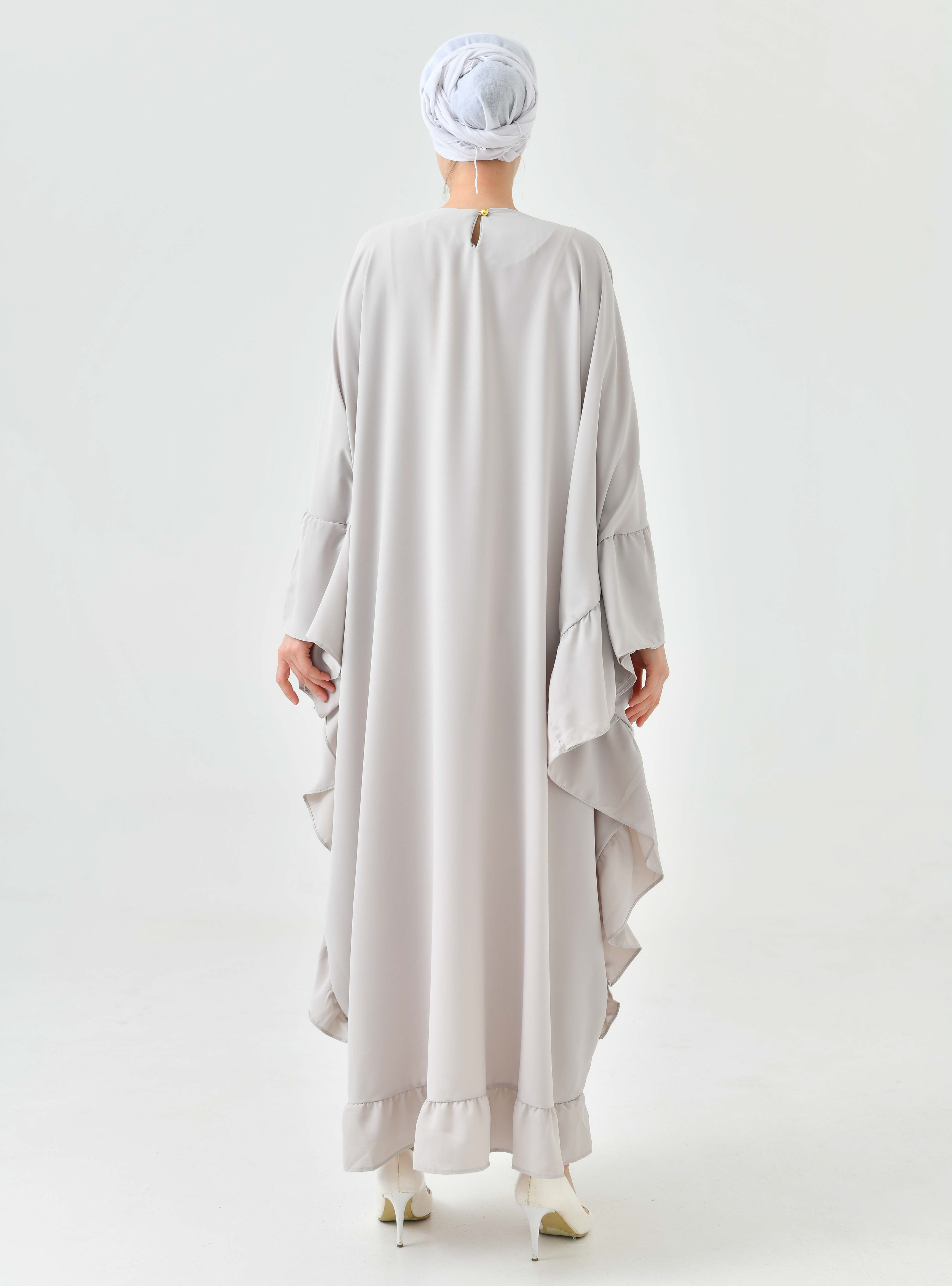 فستان "كابتان" انسيابي بتصميم الفراشة