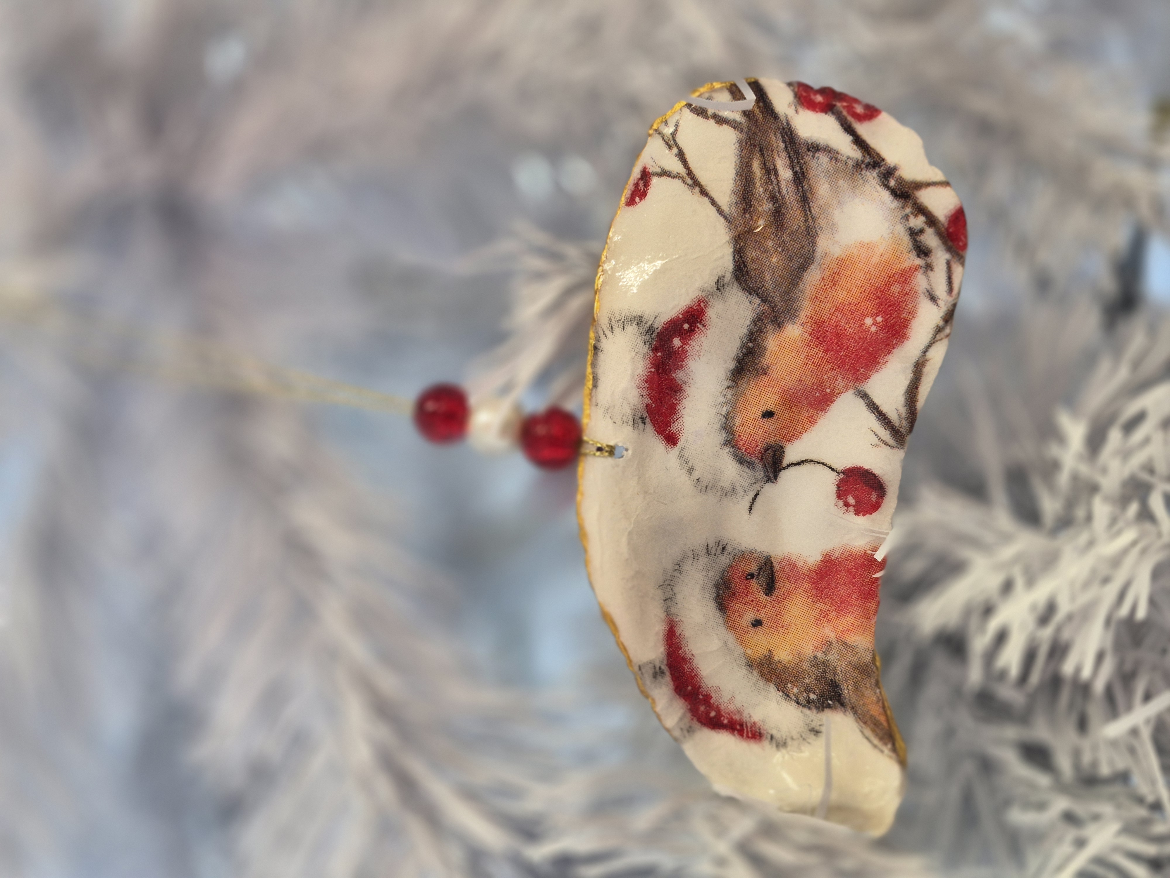 Oyster Shell Decoupage Christmas Ornament - Pair of Robins