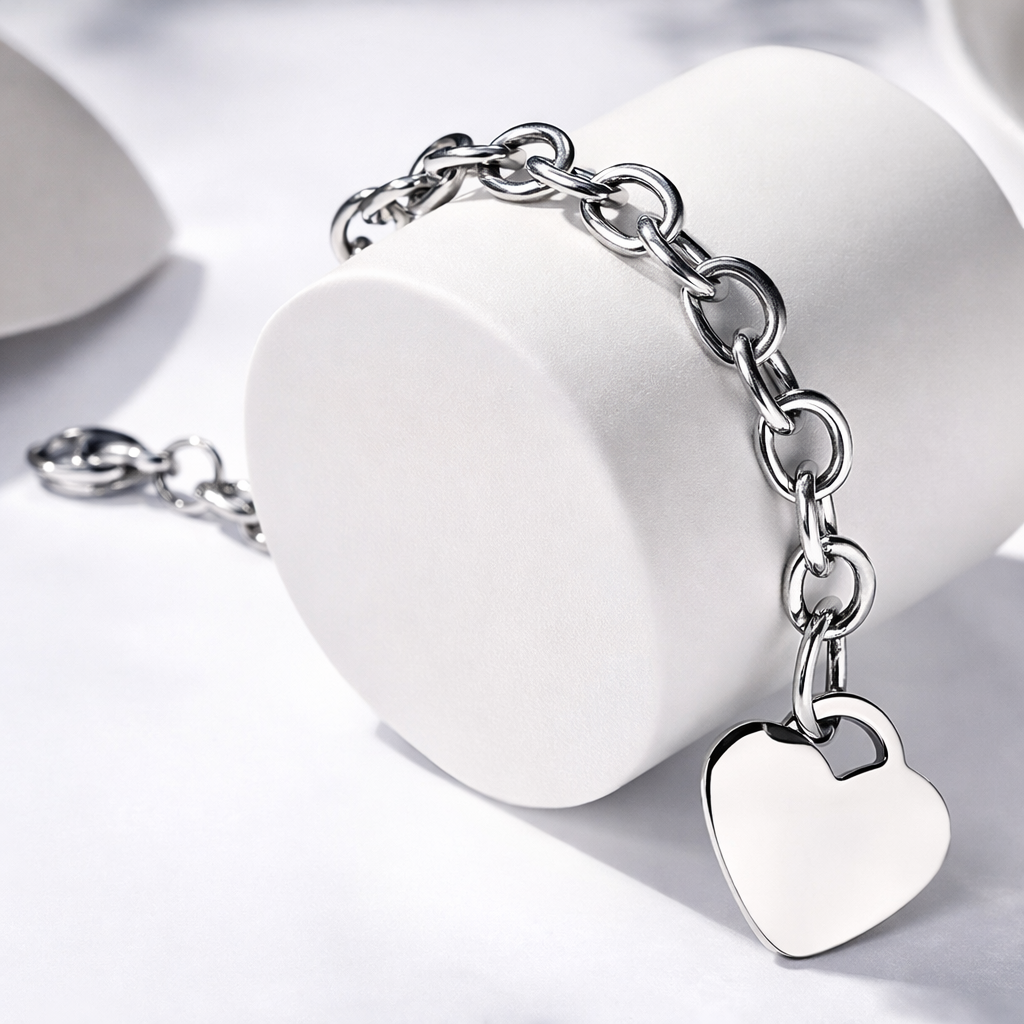 The Linked Heart – Engravable Bracelet