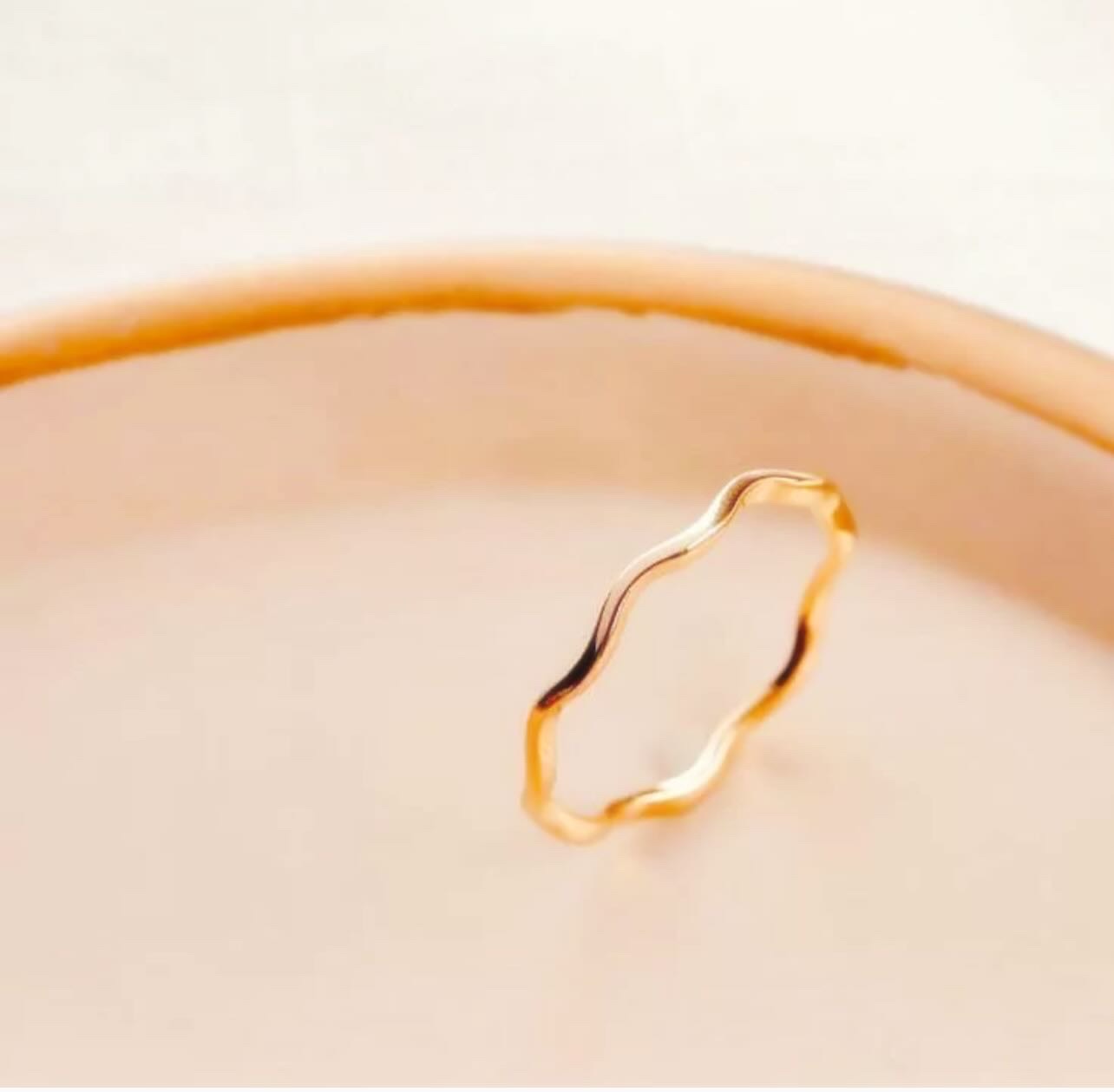 Anel Ondulado Dourado