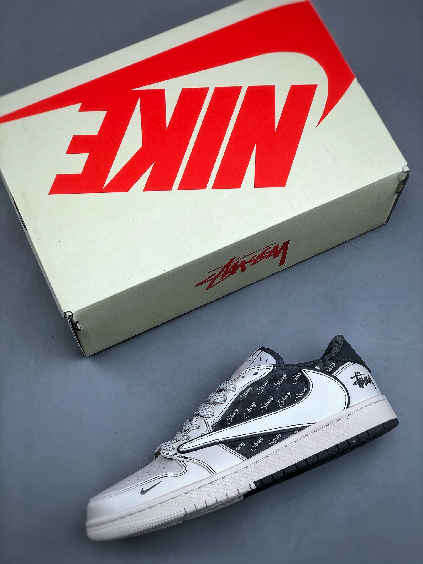 Travis Style Low Black White