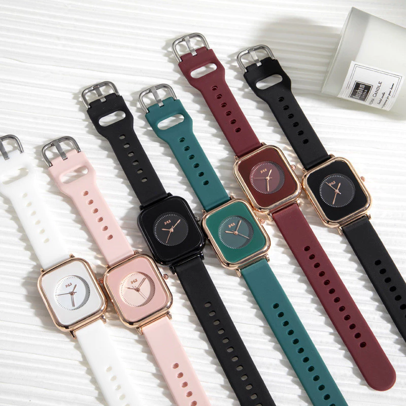 Quartz Wrist Watch for Women — Analog Display, Alloy Case, Silicone Strap, Elegant Casual Design with Button Battery for Daily Use — Fashionable.