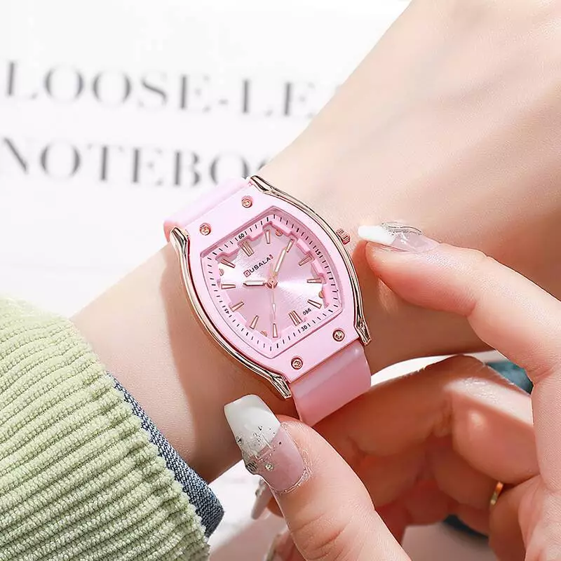 Silicone Quartz Watch for Women — Luminous Barrel-Shaped Fashion Student Gift Watch — Retro.