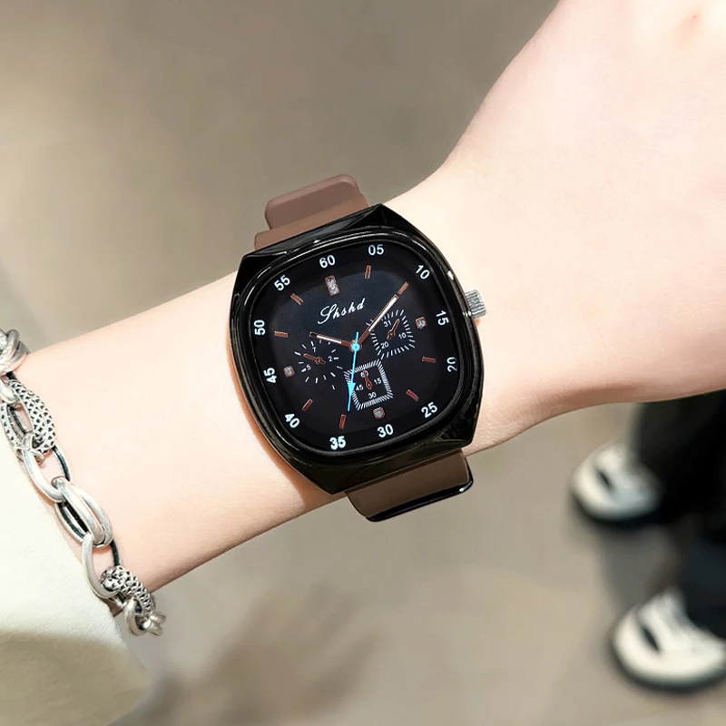 Waterproof Quartz Watch with Silicone Band — Unisex Fashion Watch for Men & Women, Ideal Christmas Gift — Buy 1 Get 1 Free.