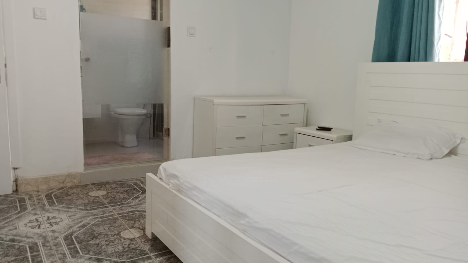 Superior bedroom with bathroom and a/c