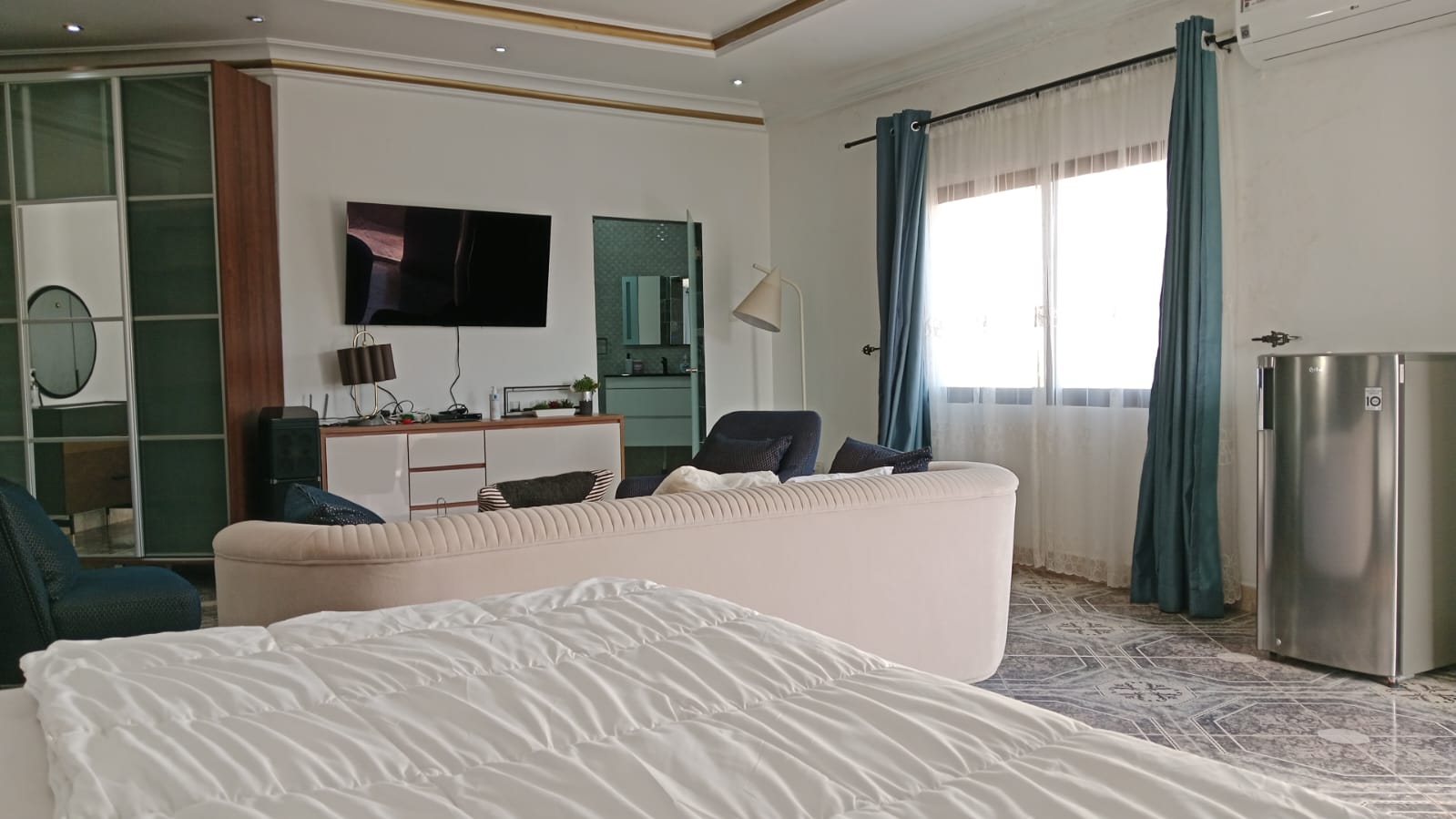 Modern Luxury loft with bathroom and a/c