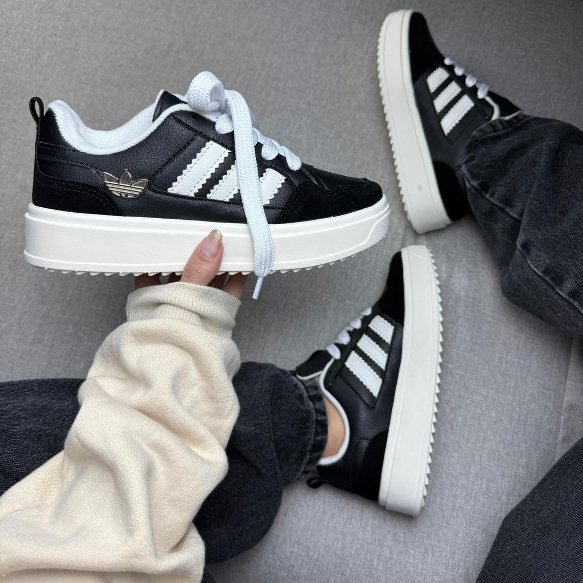 Tênis Adidas Plataforma Preto e Branco