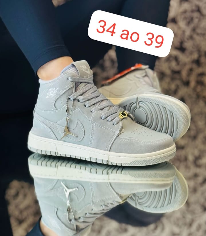 Tênis esportivo Nike Chigago