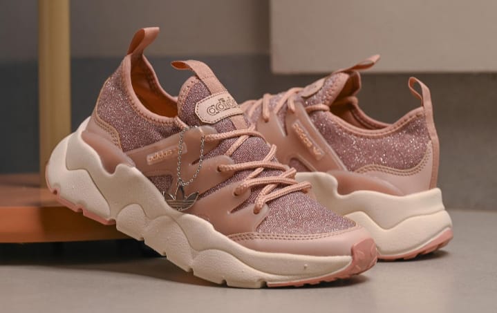 Tênis esportivo branco