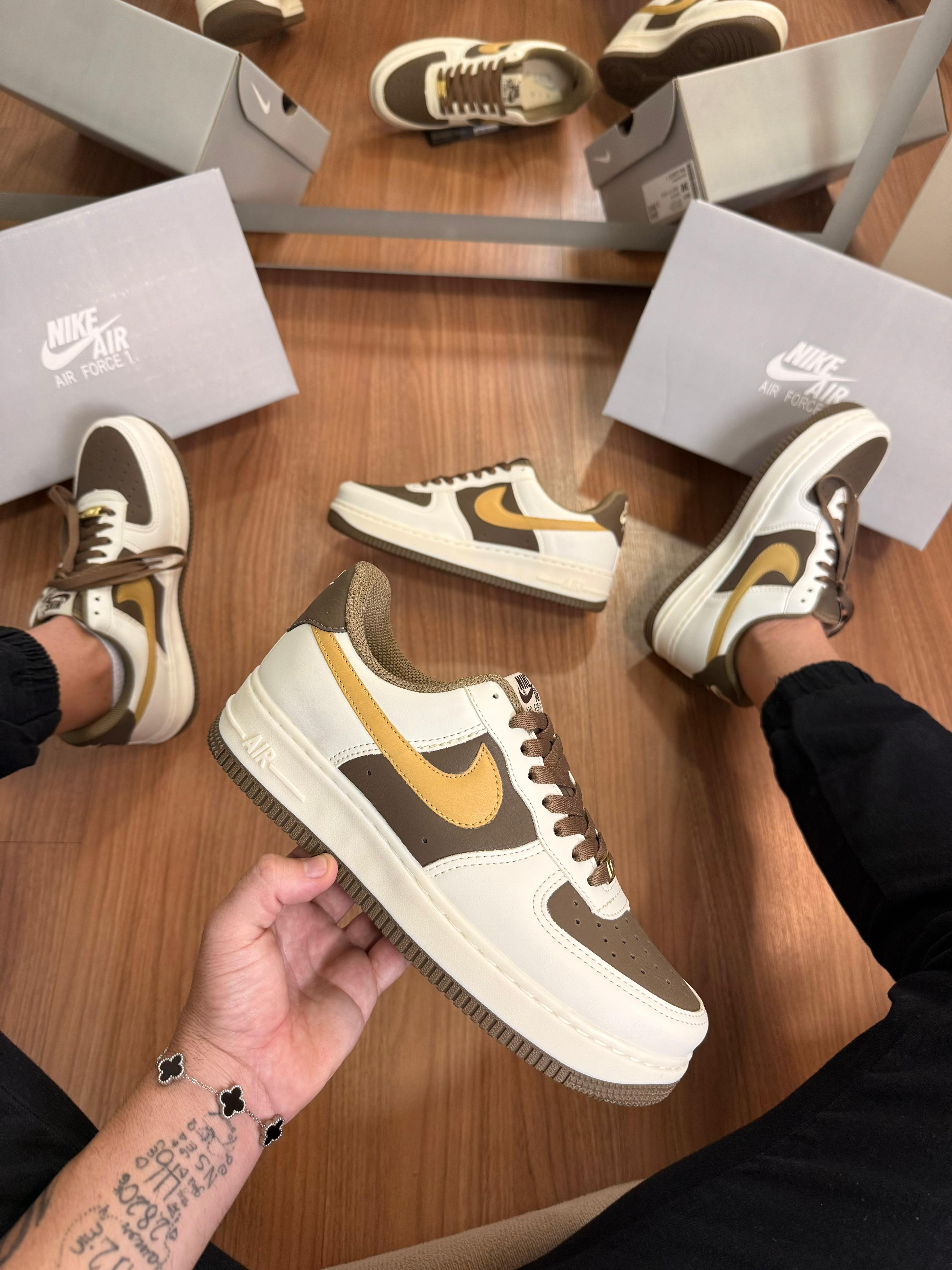 Nike Air Force - Beige Brown