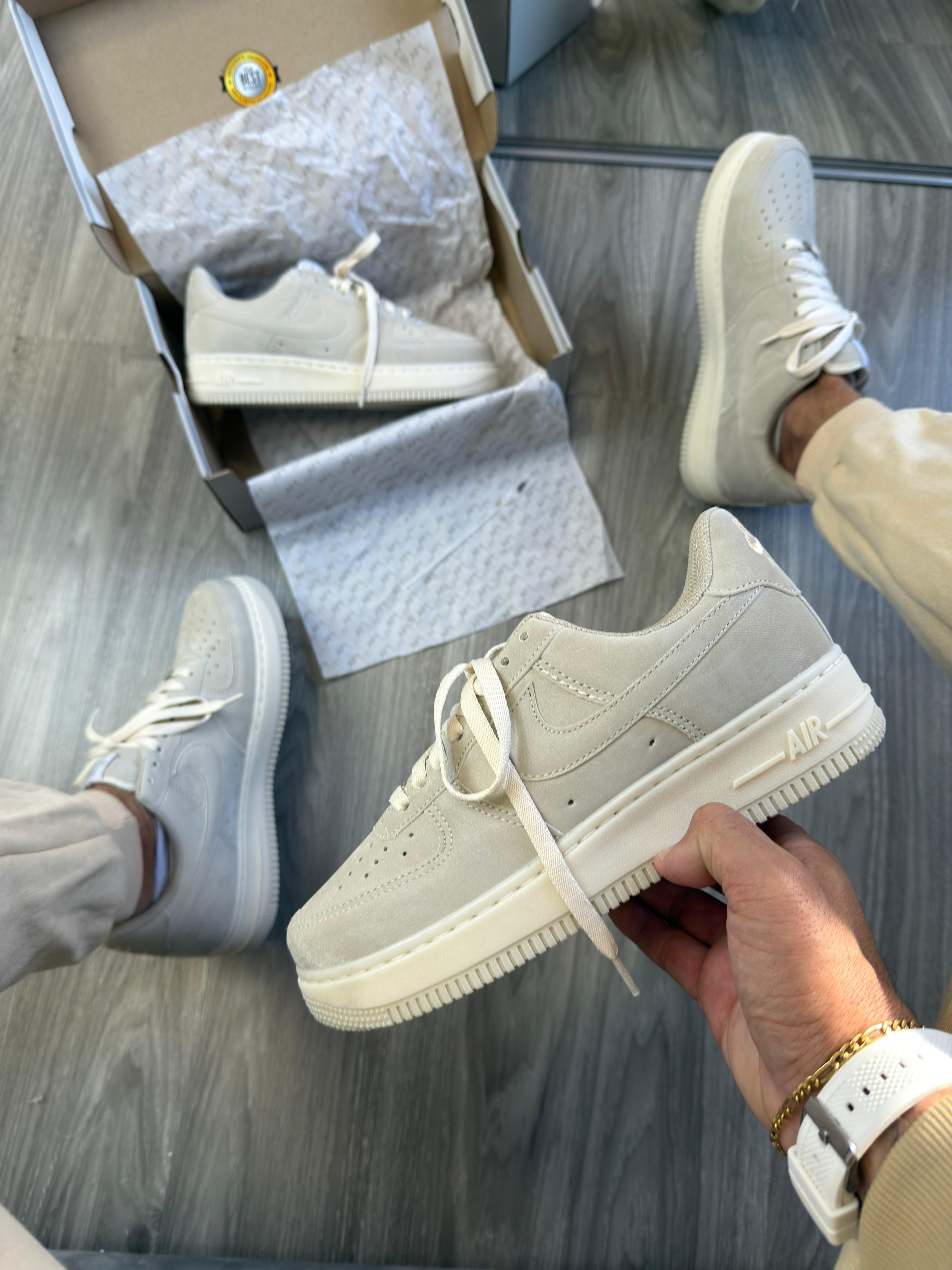 Tênis Nike Air Force - Off-White