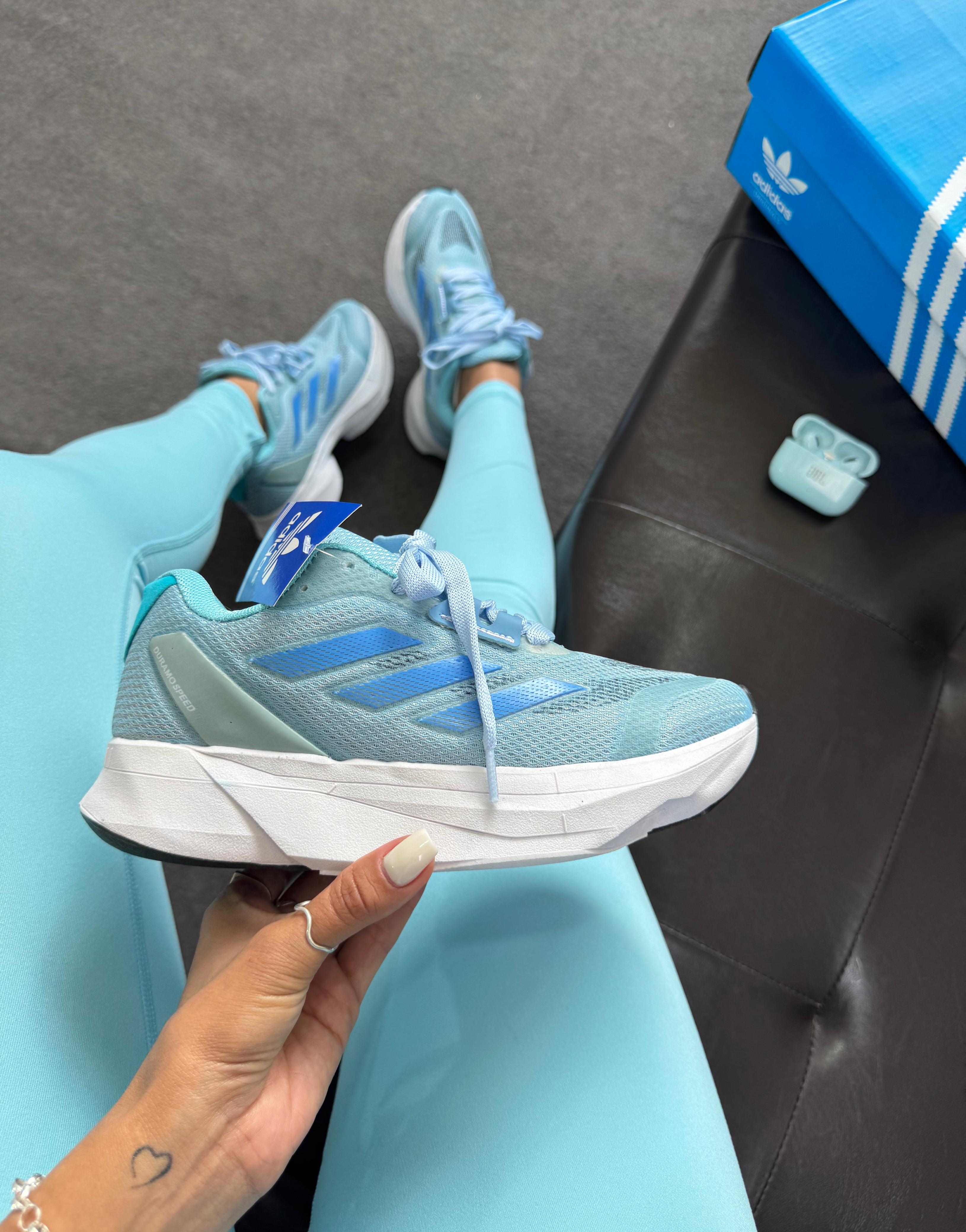 Tênis Adidas Azul