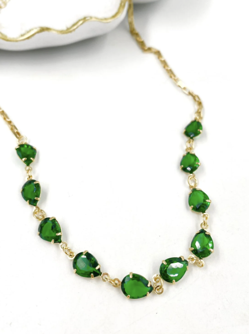 Colar choker de pedras verdes