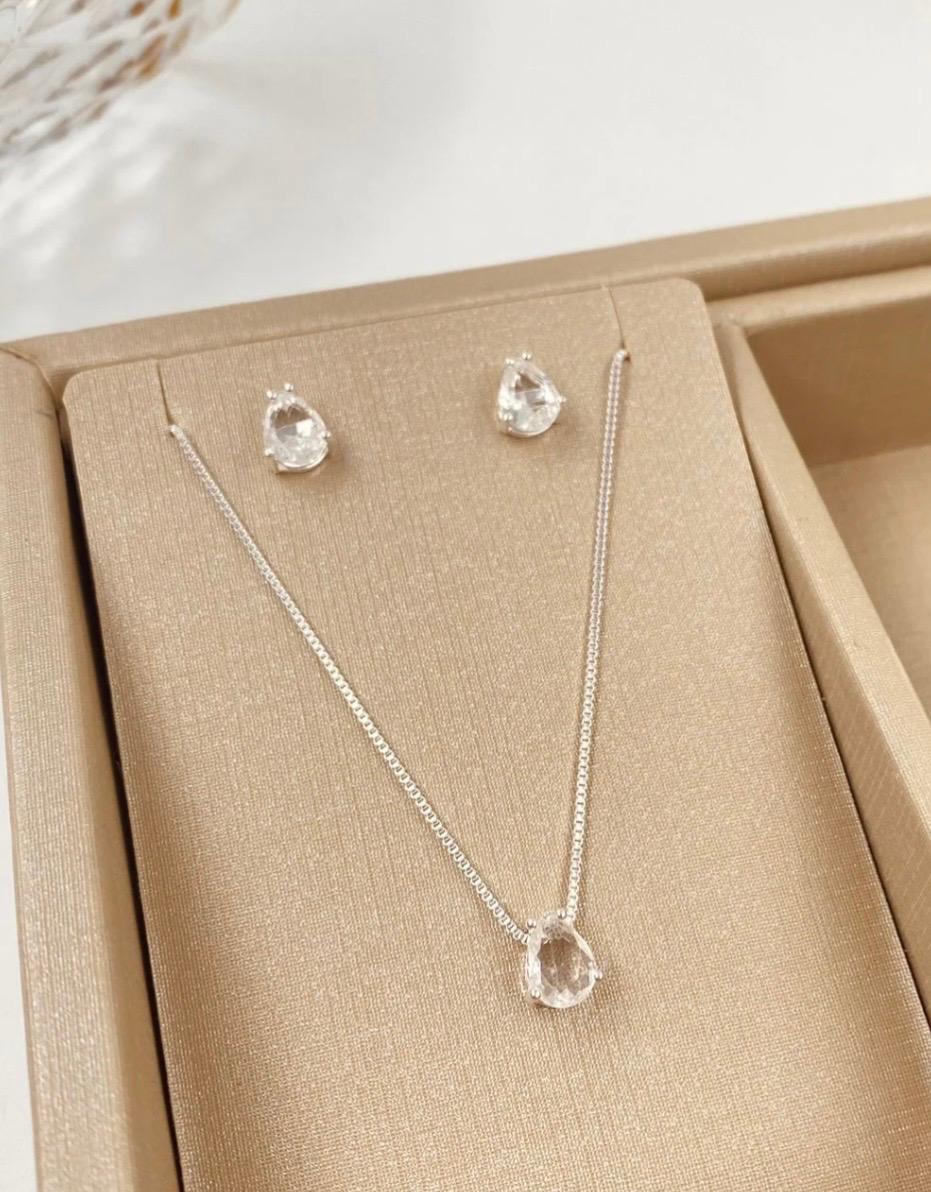 Conjunto de Colar e Brincos de Cristal