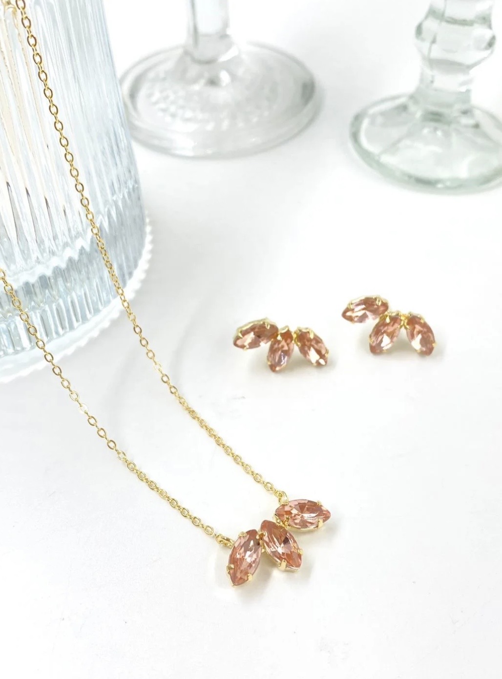 Conjunto de colar e brincos com zirconia folhado a ouro 