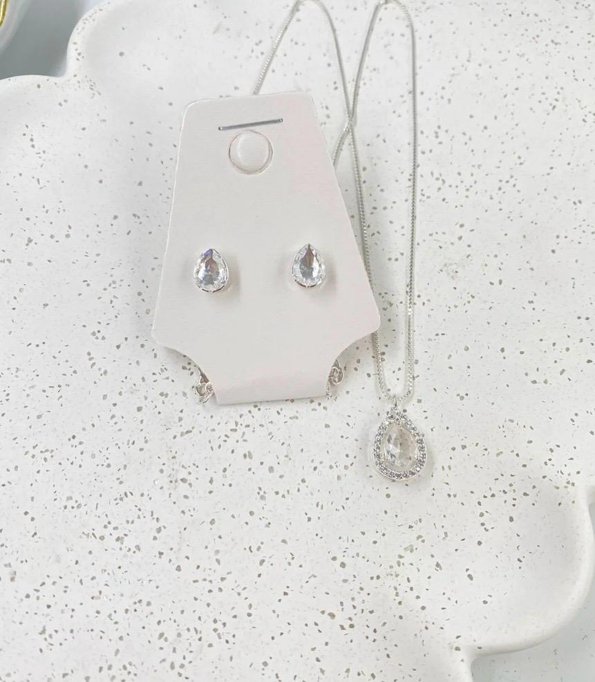 Conjunto de Brincos e Colar Pedra Gota folhado 