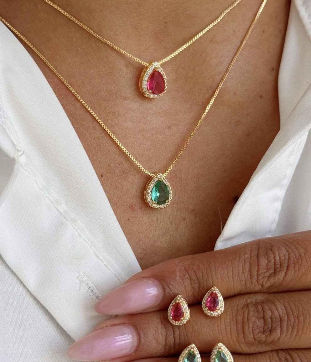 Conjunto de Joias com zirconia rosa ou verde folhada a ouro