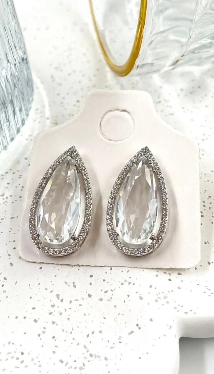 Brincos de cristal em formato de gota