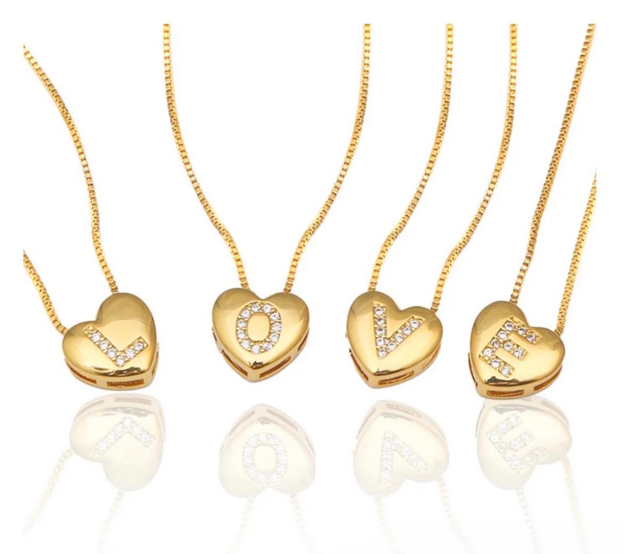 Colar de iniciais cravejados em zirconia folhado a Ouro