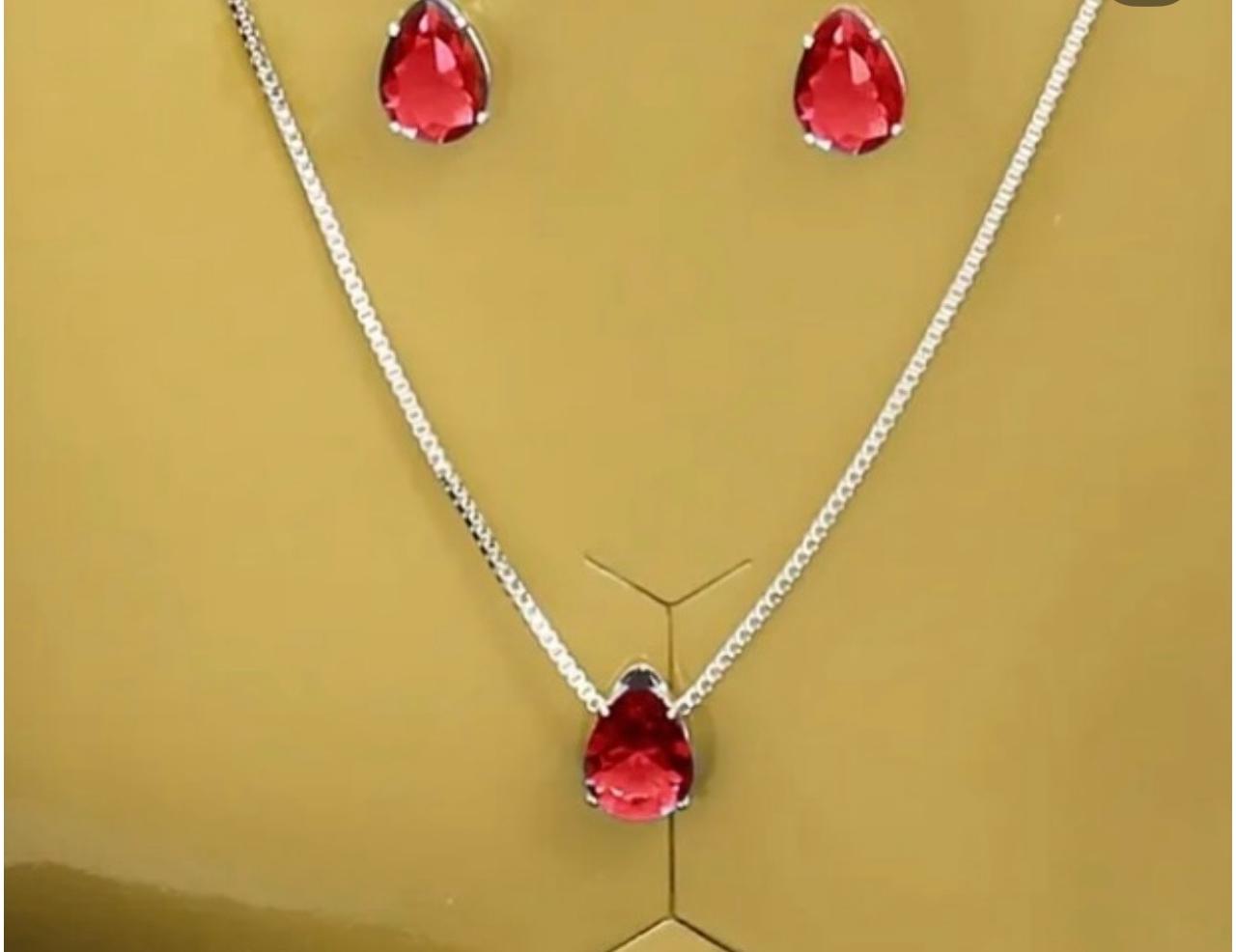 Conjunto folhado a prata com zirconias vermelhas