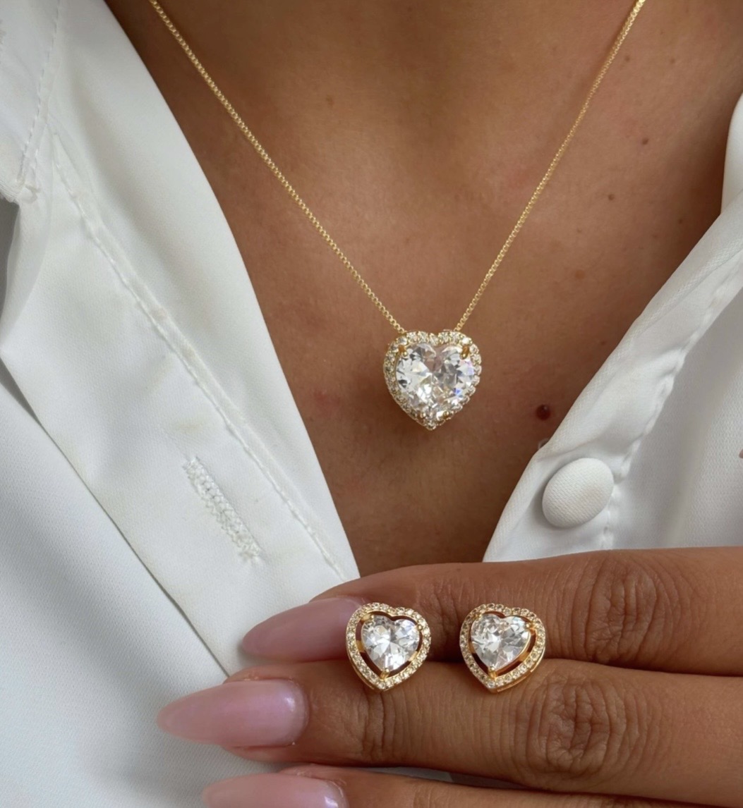 Conjunto de joias coração folhado a ouro com zirconias